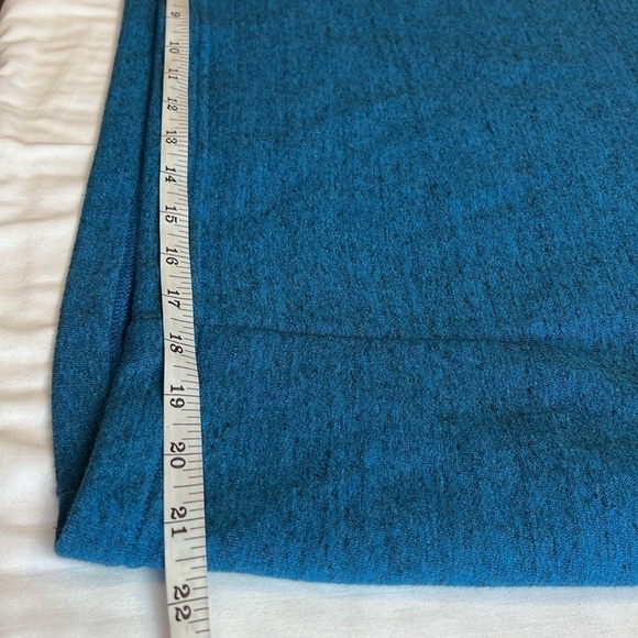 Nike Track & Field Teal Blue Cropped Sweatshirt SZ XL - Picture 8 of 12